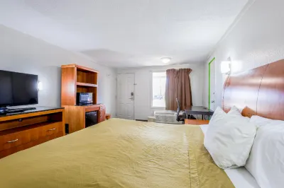 Cozy Garden Inn by OYO Hwy 40 Richmond Các khách sạn gần Indiana University East