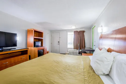 Cozy Garden Inn by OYO Hwy 40 Richmond