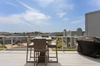 Ocean View Decks and Stylish Comfort - Gorgeous Coastal Retreat