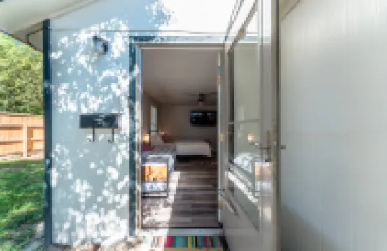 Charming Studio with Full Kitchen and Outdoor Patio - Delightful Haven