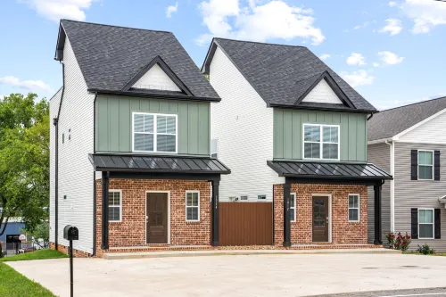 Dual Rooftop Patios and Game Room - Exquisite Urban Escape Hotels in Clarksville
