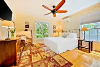 Sunny Cottage with Expansive Backyard - Charming Coastal Retreat