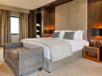 DoubleTree by Hilton Belfast City Ten Square Hotels near Big Fish