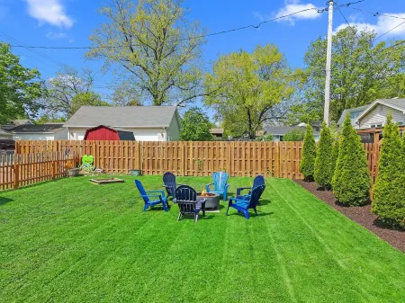 Pedal II - Private 2 Bedroom Apartment Close to Town ~ Walk Everywhere! Отели рядом с достопримечательностью «Galena Garlic Company»