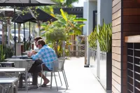 Private Outdoor Shower and Eco-Friendly Living - Charming Beach Retreat
