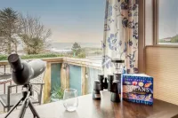Spectacular Ocean View and Cozy Fireplace - Stunning Coastal Retreat Hotel di Gleneden Beach