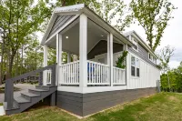 Serene Retreat with Nature and Adventure - Charming Tiny Home Hotels in Stewart County