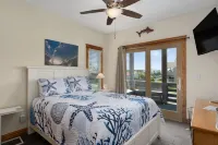 5 minute walk to ocean with opt heated pool, hot tub,game rm & tons of amenities