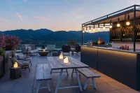 Caro & Selig, Tegernsee, Autograph Collection - bar