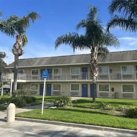 Studio 6 Suites - Riverside, CA - South