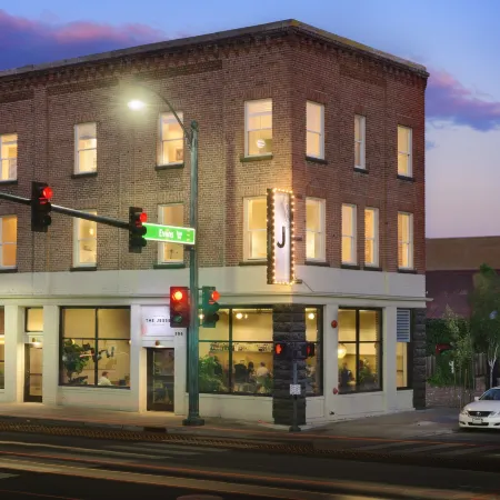 The Jesse Hotel & Bar