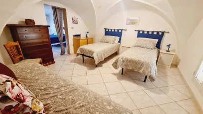 Ambra House