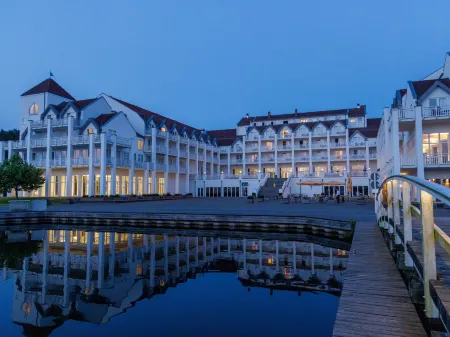 Cozy Holiday Home with Wood Burning Stove Near Water Отели в г. Восточный Пригниц-Руппин