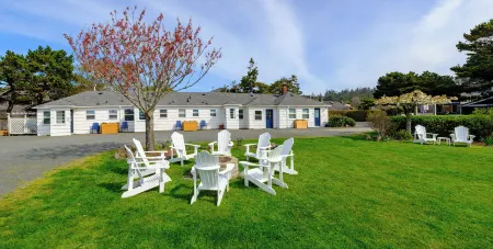 Cannon Beach Hotel Collection Отели рядом с достопримечательностью «Толована Бич Стейт Рекреэйшен Сайт»