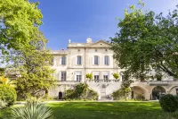 Château de Collias Hôtels à : Castillon-du-Gard