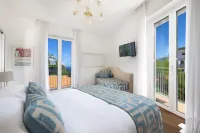SorrentoVibes - Luxury Home Sea View & Jacuzzi in Sorrento Centre
