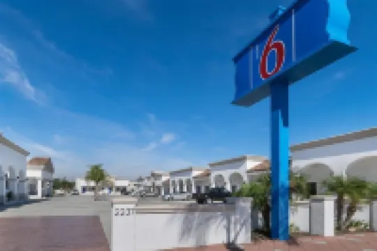 Motel 6洛米塔，加利福尼亞 港灣城酒店