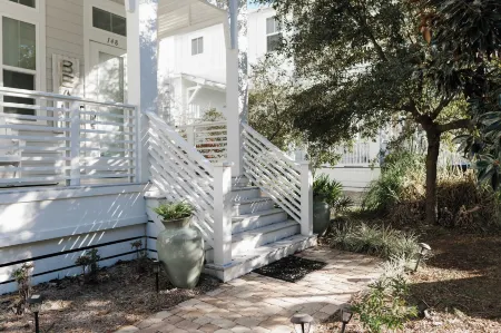 Serenity by the Sea by Avantstay Walk to Beach + Pool Access!