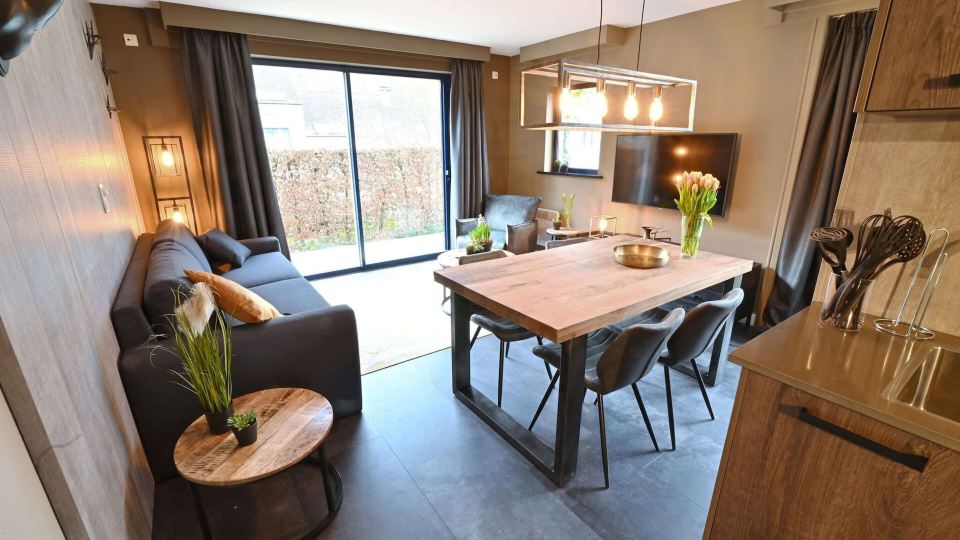 Modern Apartment with Terrace