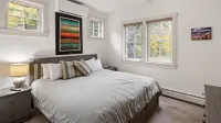 MAD House Rentals 10 Bedroom Lodge by RedAwning - balcony