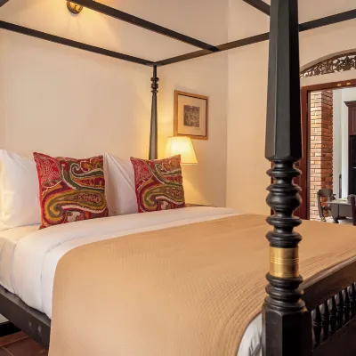 Writer's Lodge By Ishq Hotel dekat Menara Jam