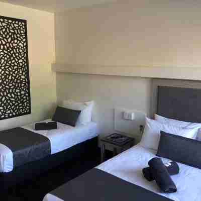 The Stuart Hotel-Motel Rooms