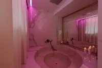 Irida Boutique Hotel - Bathtub
