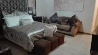 Lapeng Village Hotels in Benoni