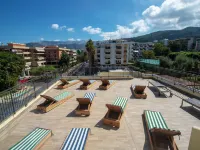 Hotel Nice Отели рядом с достопримечательностью «Площадь Пьяца-Тассо»