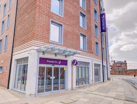 Premier Inn Portsmouth Dockyard Отели в г. Госпорт