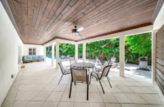 Pool! Walk to Private Beach & Historic Lighthouse!