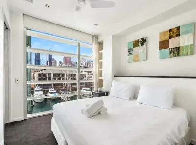 Stunning 2Br Viaduct Views w Parking Zodiak Stays Hotel a 