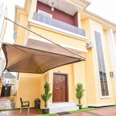 Executive 4 Bedroom House