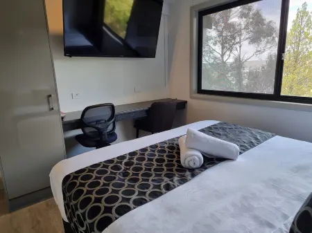 Cooma High Country Motel Отели в г. Бинхура