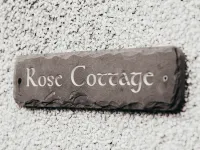 Cottage - Sleeps 4 - Garden - Parking Hotels in Llanelli