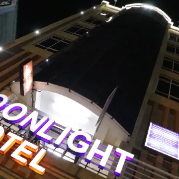 Claire de Lune Moonlight Hotel