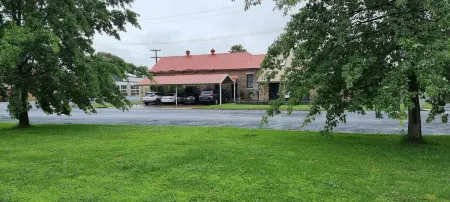 Charlesworth on the Park