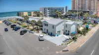 Daytona Shores Inn and Suites