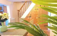 Inviting 2-Bed Cottage in Windsor Hotels in Eton