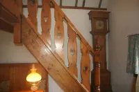 Snow Whites House - Farm Park Stay with Hot Tub Hotels in Mawr