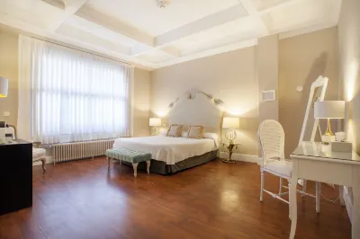 Hi Valencia Boutique Hotels near Font de les 4 Estacions/Font de l'Aficio Granota