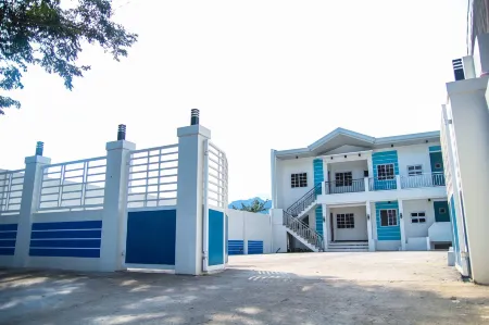 V and G Suites Limay Отели рядом с достопримечательностью «Camaya Aqua Fun Water Park»