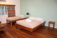 Taklam Lodge Hotels near Kokopo Beach Front - Namatanai Boat Stop