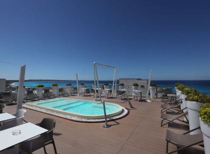 M&F Hotel