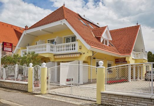 골드 하우스 펜션