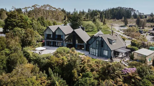 Rimu Lodge Hotels in Ruatapu