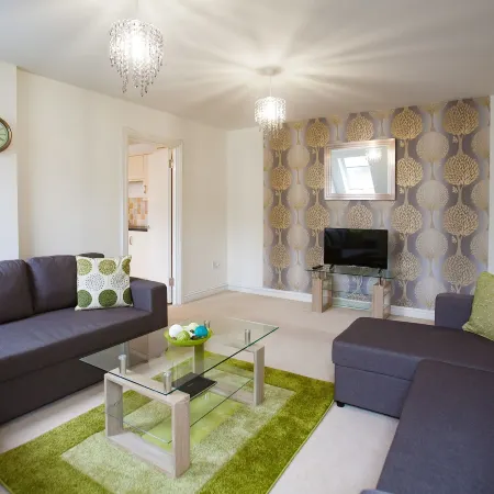Comfortable Swindon Town Centre Apartments, Free Parking, Sleeps up to 8