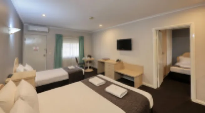 찰스 래스프 모터 인 & 코티지