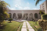 Grand Pyramids Hotel