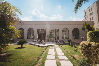 Grand Pyramids Hotel
